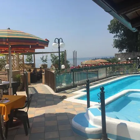 Casaleda, Delizioso Loft Fronte * Toscolano-Maderno